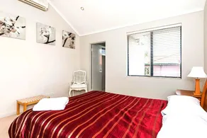 Coode Street Townhouse - Image 3