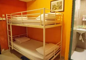 Cool Budget Hostel - Image 2