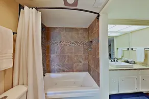 Lavish All-suite W/ Tennis Courts: Near Pool, Golf 4 Bedroom Condo - Image 5