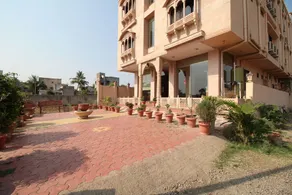 Hotel Paradise For You by OYO Rooms - Image 5