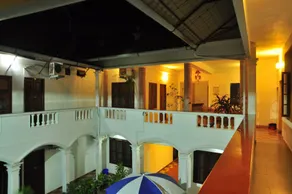 Toms Old Mansion - Image 4