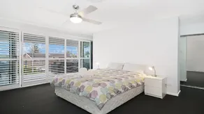 House on the hill - Image 3