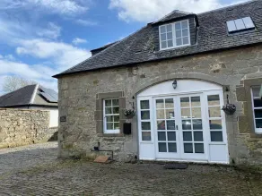Charming Barn Conversion on Private Estate - Image 5