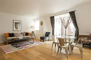 Urban Stay Lovat Lane Apartments - Image 3