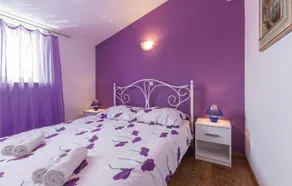 Amazing Home in Peruski With Wifi and 5 Bedrooms - Image 5