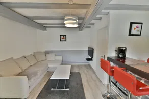 Gîte-du Chêne-Eigenes Badezimmer-Poolblick - Image 4