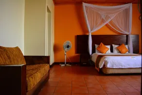 Beautiful 1 Bedroom Boutique Hotel at West Breeze - Image 4