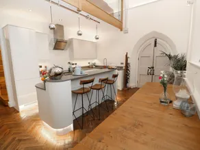 St Saviours Church - Image 3