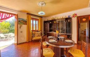 Beautiful Home in Nocchi - Camaiore LU With 3 Bedrooms - Image 2