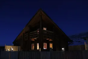 Akureyri Log Cabin - Image 4