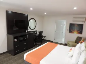 Pavilion Inn - Image 5