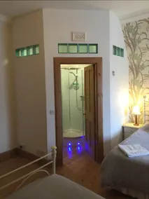 Bank Guest House - Image 4
