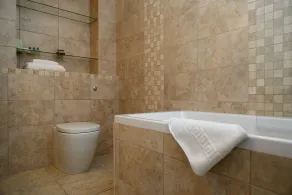 The Raven Hotel - Image 2