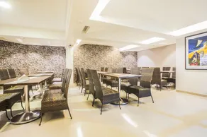FabHotel Savoy Suites - Image 4
