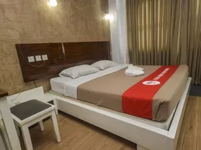NIDA Rooms Sunway Putra Mall Elegance - Image 4