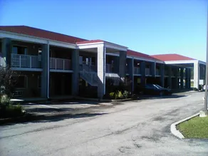 Campton Parkway Inn - Image 4