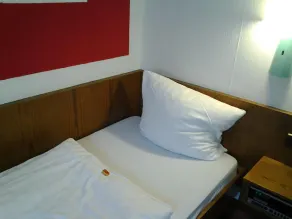 S&L Hotel Neuss - Image 2