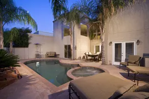 The Palm - Image 4