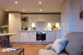 Halcyon Apartments - Image 5