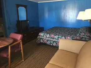 Budget Inn - Image 2