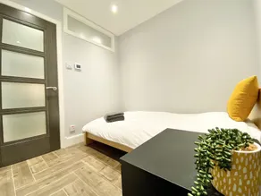 Spacious 4 Bedroom Apt Near West End Glasgow - Image 4