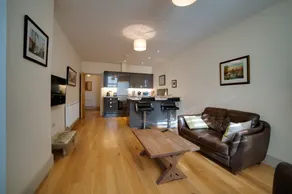 Cs Serviced Apartments - Image 2