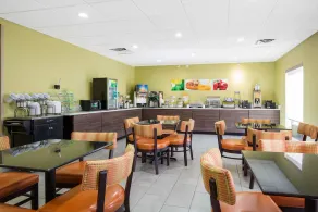 Quality Inn & Suites Arnold - Image 2