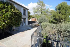 Luxury villa with pool - Image 3