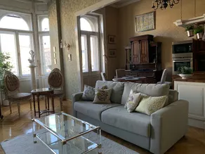 Luxury Apartment by Hi5-Baross Sqr Suite - Image 4