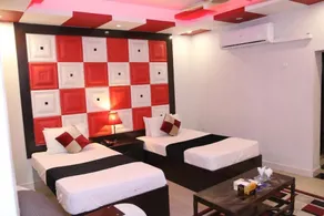 Gulberg Continental Hotel - Image 5
