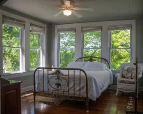 Courthouse Inn Bed and Breakfast - Image 5