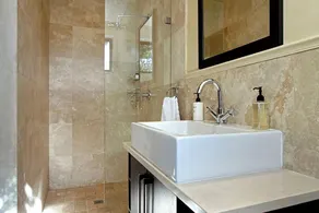 13 On Medburn, Penthouse Luxury Suites - Image 5