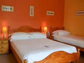 Ashleigh House - Image 2
