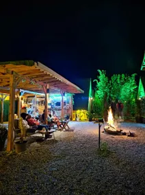Charming Bungalow in Cinarcik With Shared Garden - Image 3