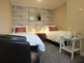 The Crown Hotel - Image 3