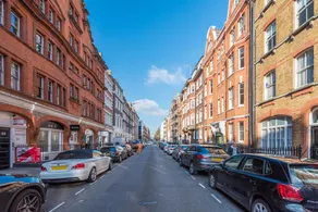 Outstanding Oxford Circus Home - Image 5