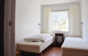 Awesome Home in Eivindvik With 4 Bedrooms - Image 3