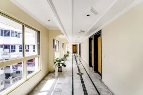 Hotel Alpha by OYO Rooms - Image 4