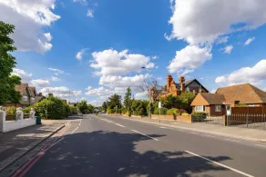 The Reading Wonder - Stunning 2bdr Flat With Parking - Image 5