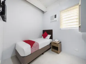 Finnex Hotel by OYO Rooms - Image 3