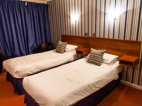 Halland Forge Hotel - Image 2