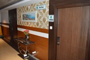 Budget Hotel - Image 2