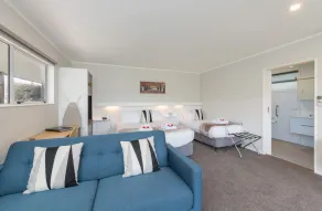 Abbey Court Motel - Image 4