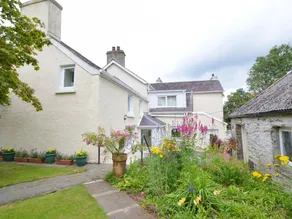 Holiday Home With Floor Heating, Authentic Wooden Beams and a Beautiful Garden - Image 3
