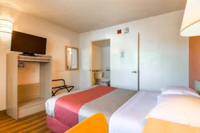 Motel 6 Los Angeles - Norwalk - Image 3