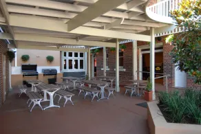 Captain Cook Hotel Botany - Image 4