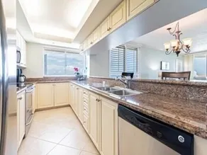 Luxurious Condo with Spectacular Sunset Views and Easy Access to the Beach by RedAwning - Image 3