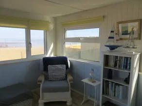Sunset Beach Retreat - Image 2