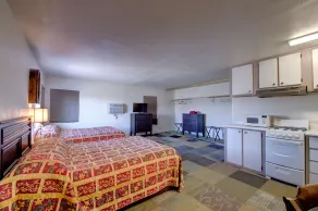 Crimson Hills Motel - Image 3