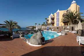 Luxury Apartment+pool P69 Next to the beach  - Image 4